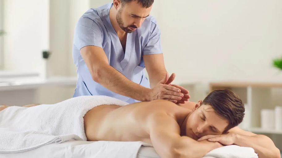 Tapotement stimulates circulation and energizes muscles