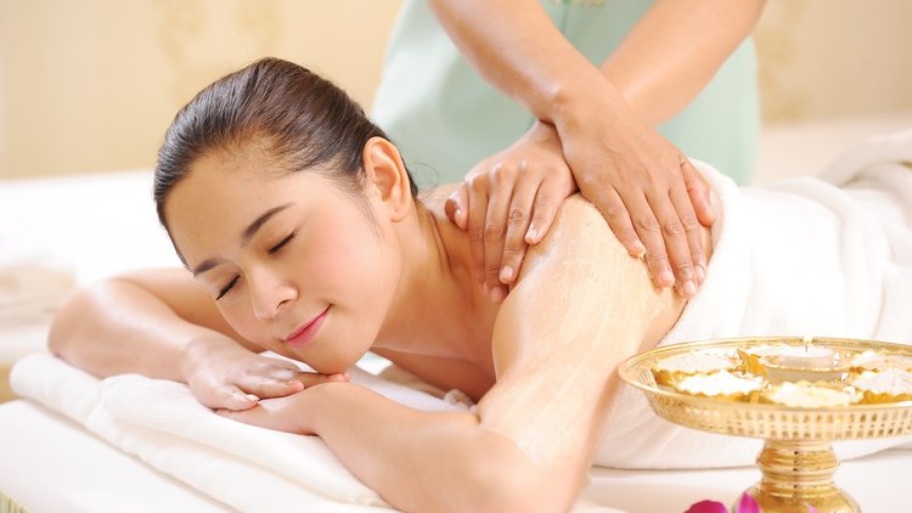 Mindful breathing during massage increases the connection between the brain and the body