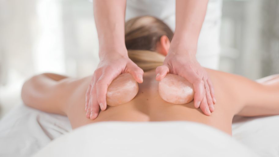 Discover why Himalayan hot stone massage is worth trying Arrive a little earlier