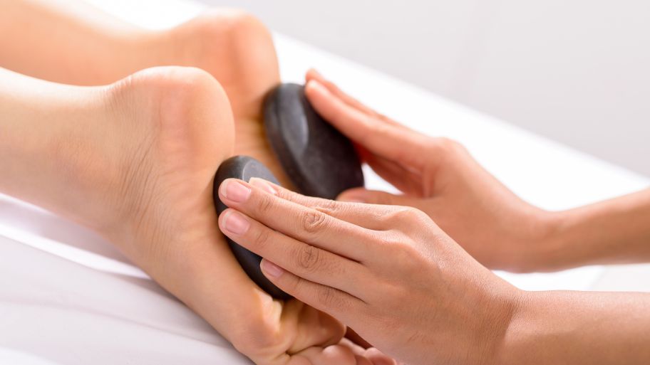 Surprising benefits of hot stone foot massage for everyday wellness How does hot stone foot massage work?