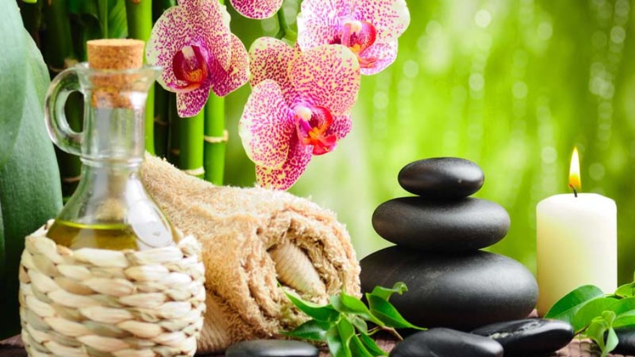 Heated stones are placed on important body points to support relaxation