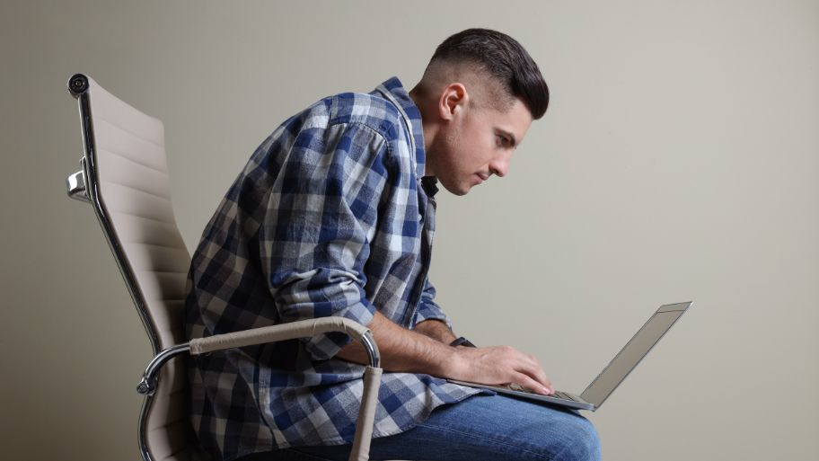 Discover the benefits of Swedish massage for office workers Poor posture and tech neck