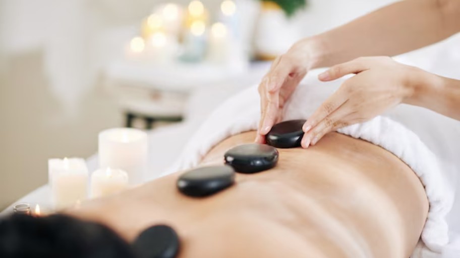 Understanding hot stone massage diabetes benefits and precautions Because hot stone massage diabetes treatments involve the use of heated stones, it may be more difficult for some individuals to accurately judge temperature