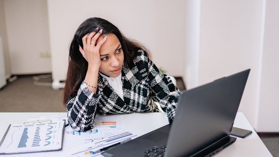 Discover the benefits of Swedish massage for office workers Work-related stress and anxiety